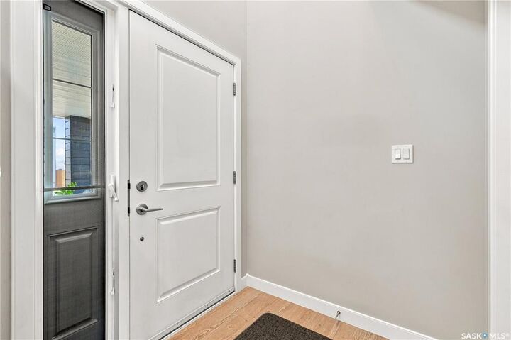 Property Photo:  5456 McKenna Crescent  SK S4W 0H3 