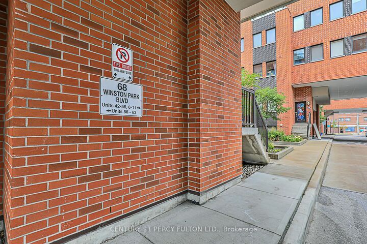 Photo de la propriété:  68 Winston Park Boulevard 7  ON M3K 1C3 