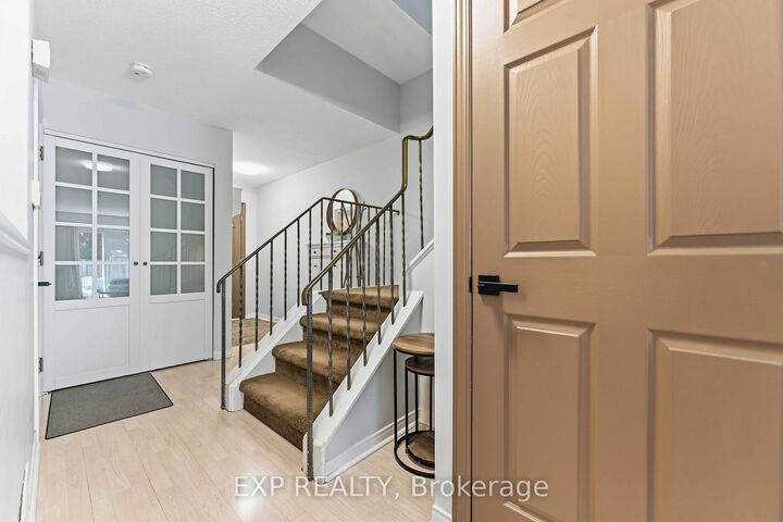 Property Photo: 2078 Orient Park Drive 52 ON K1B 4V9