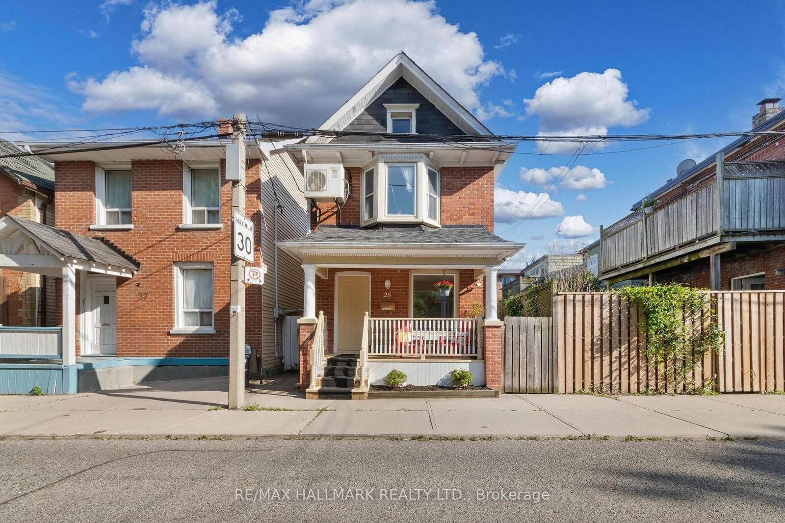 Property Photo:  25 Norwood Terrace  ON M4E 2H2 