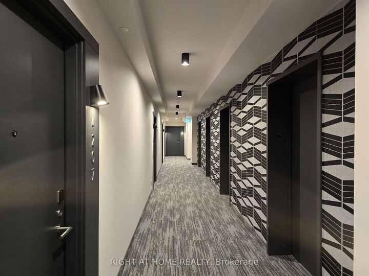 Property Photo:  180 Front Street E 4209  ON M5A 0A9 