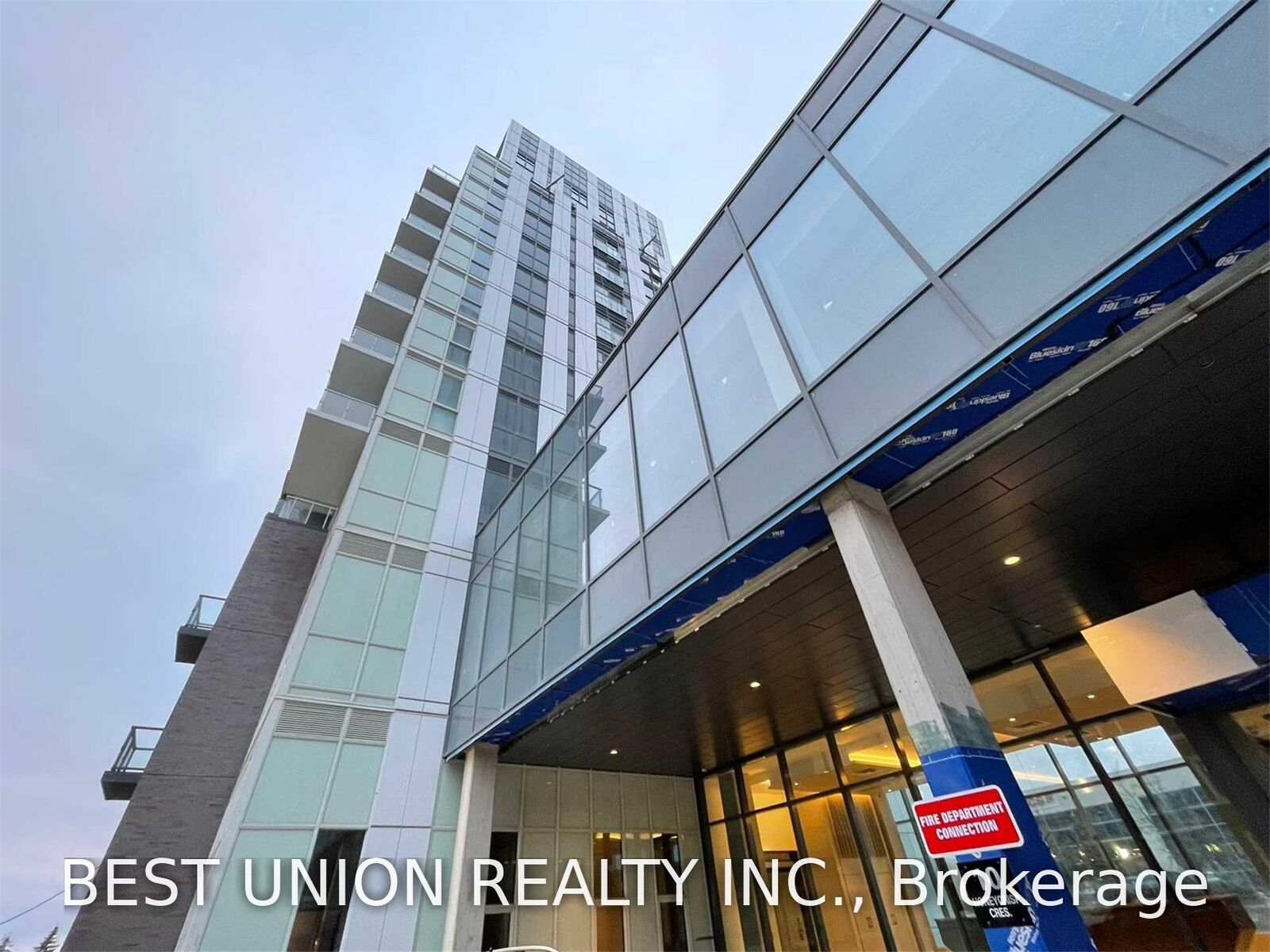 Property Photo:  10 Honeycrisp Crescent 310  ON L4K 0M7 