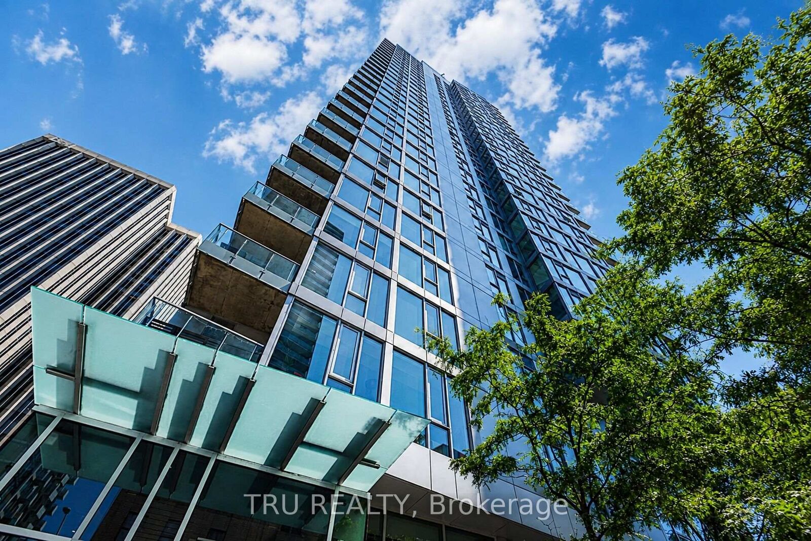 Property Photo: 179 Metcalfe Street 1110 ON K2P 0W2