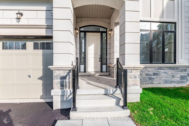 Property Photo:  15 Kenneth Campbell Court  ON L4G 5Z4 