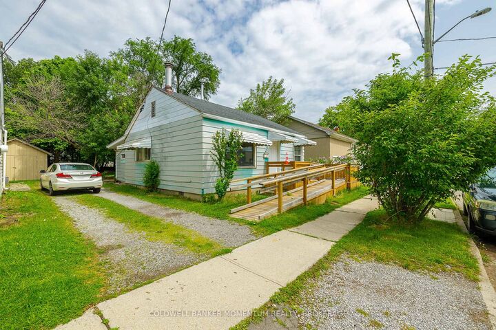 Property Photo:  51 Boulton Place  ON L2M 5L5 