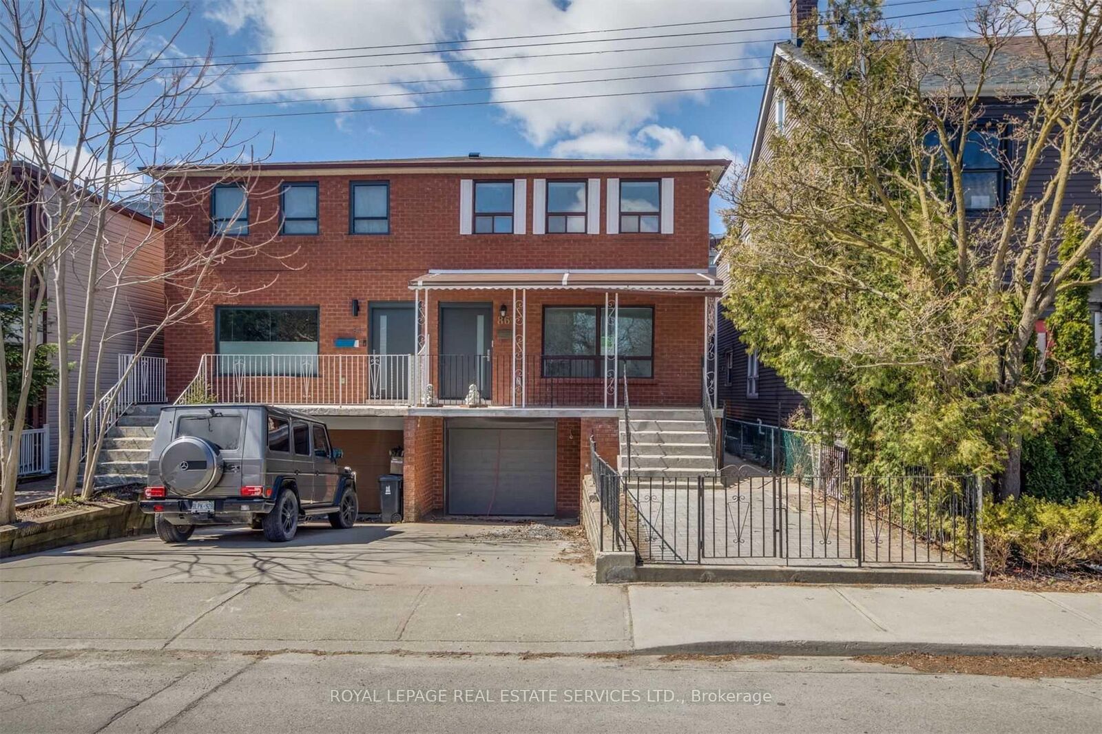 Property Photo: 86 Givins Street Upper ON M6J 2X8