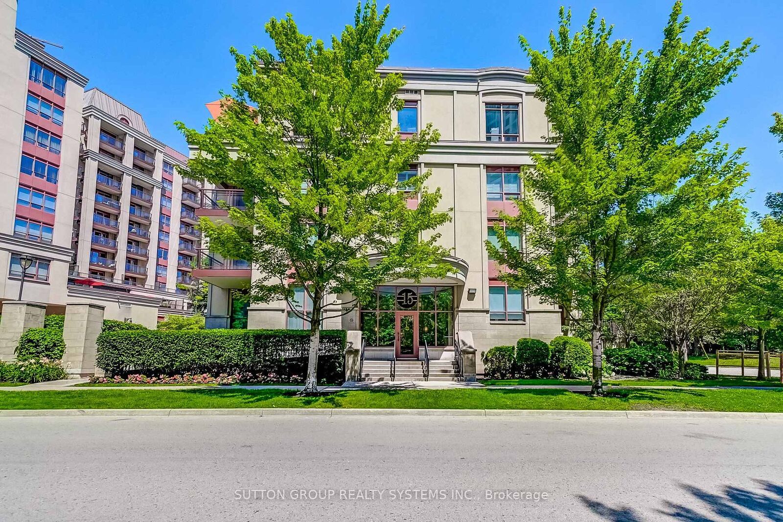 Photo de la propriété:  15 Rean Drive 408  ON M2K 0A7 