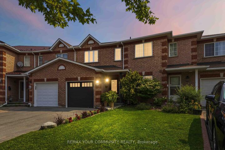 Property Photo: 87 Lancaster Court ON L4P 2Z9