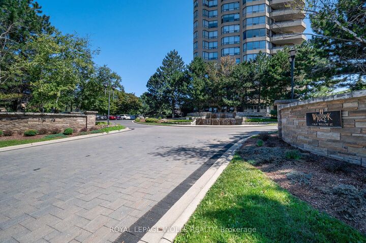 Property Photo:  6 Willow Street 802  ON N2J 4S3 