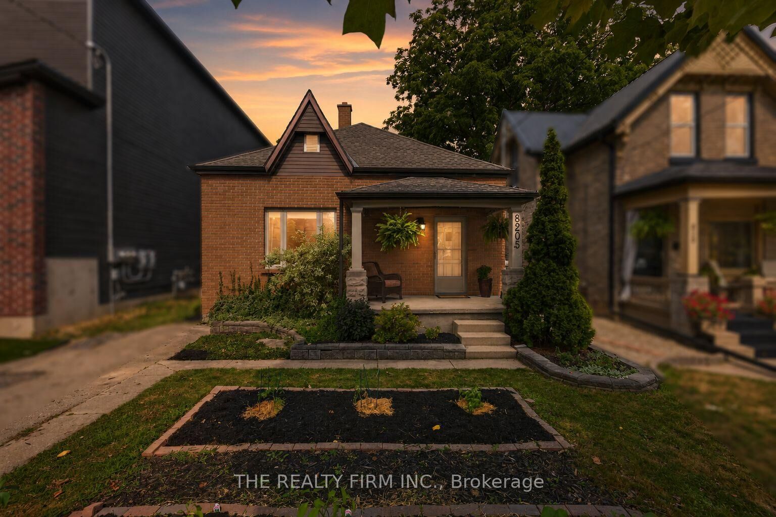 Property Photo: 820.5 Maitland Street ON N5Y 2W5