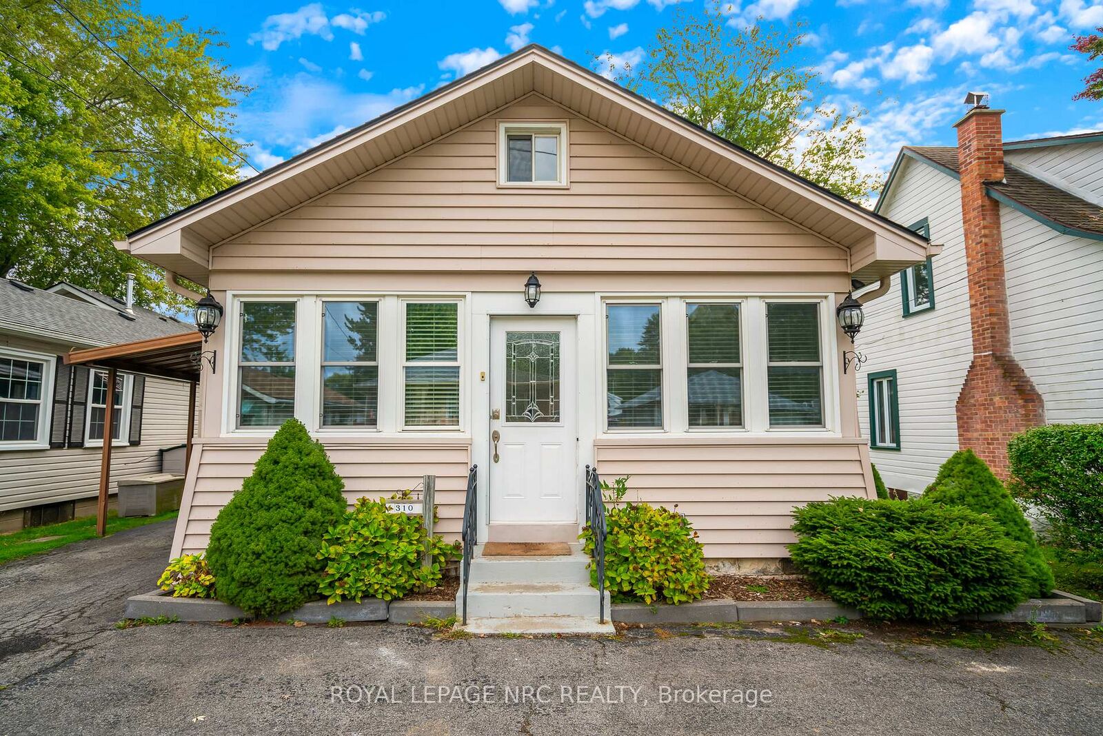Property Photo:  310 Eastwood Avenue  ON L0S 1B0 