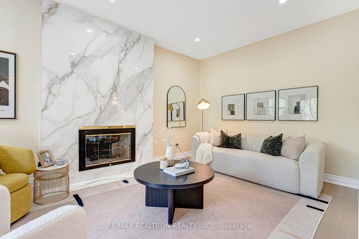 Property Photo:  27 Captain Francis Drive  ON L3R 9C8 
