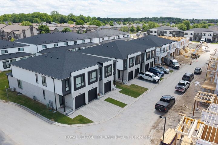 760 Banyan Lane — photo 1