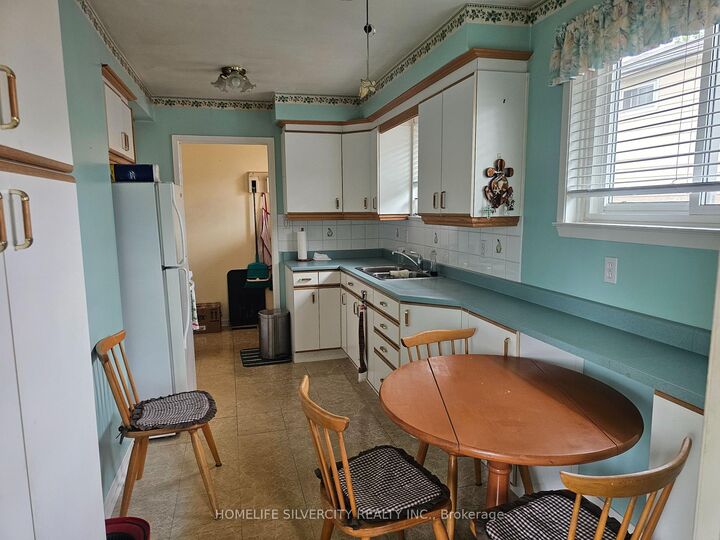 Property Photo: 7746 Redstone Road ON L4T 2B9