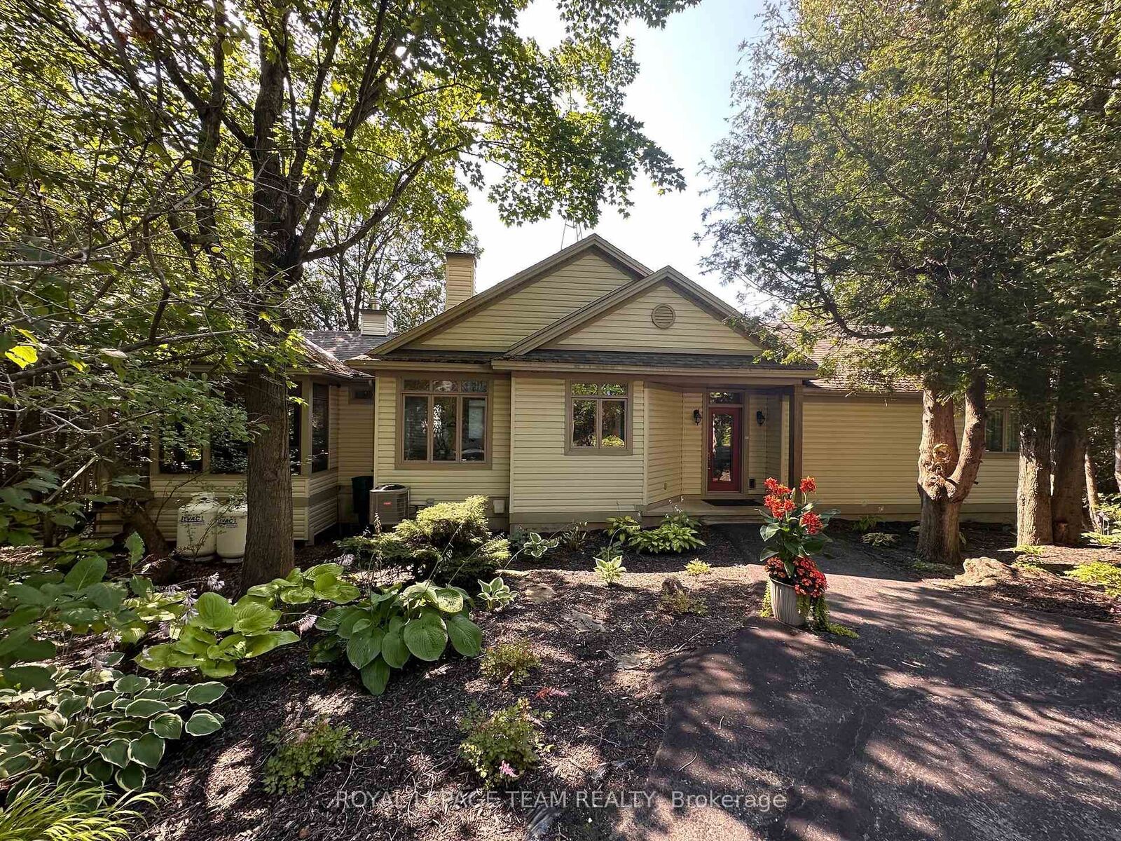 Property Photo: 912 Maple Hill Road ON K0G 1T0