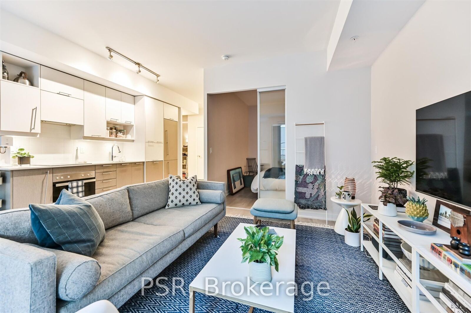 Property Photo:  199 Richmond Street W 218  ON M5V 0H4 