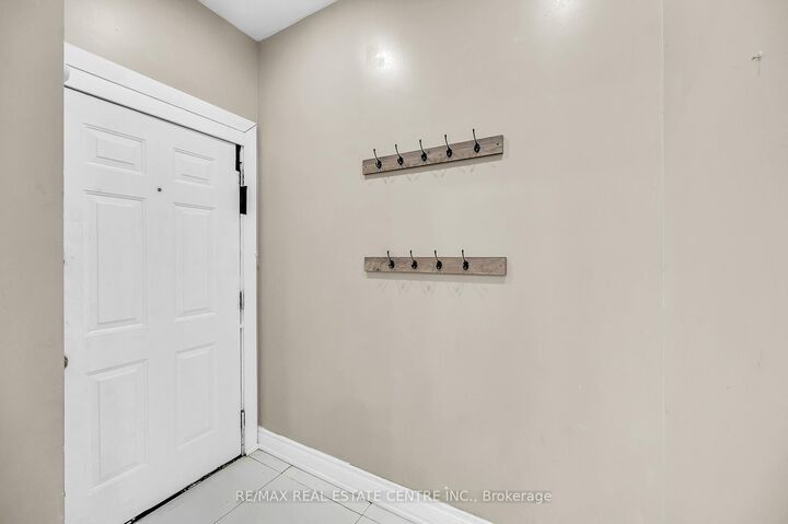Property Photo:  334 Cannon Street E  ON L8L 2B9 
