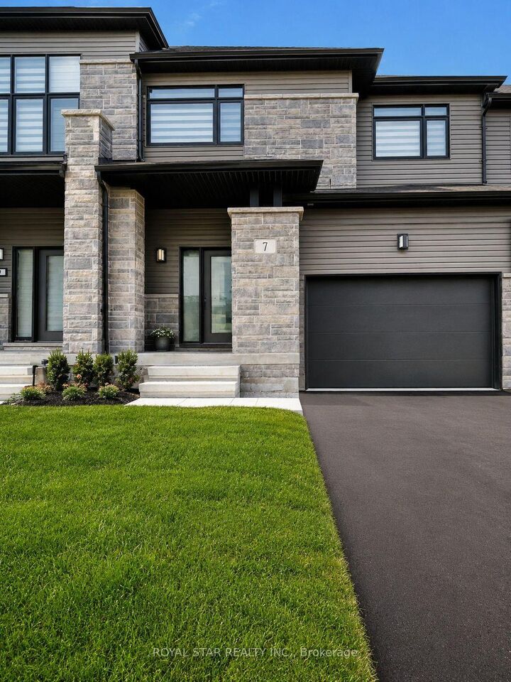 7 Federica Crescent — photo 1