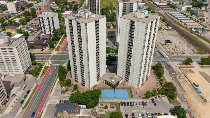 Photo de la propriété: 363 Colborne Street 1604 ON N6B 3N3