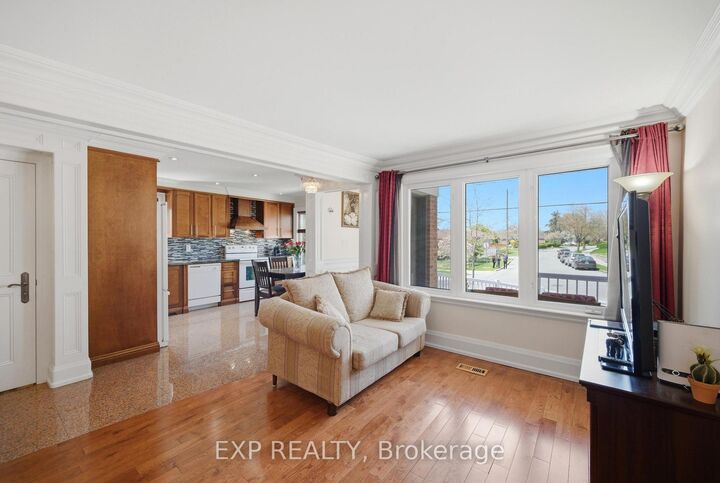 Property Photo: 45 Flamborough Drive ON M6M 2R5