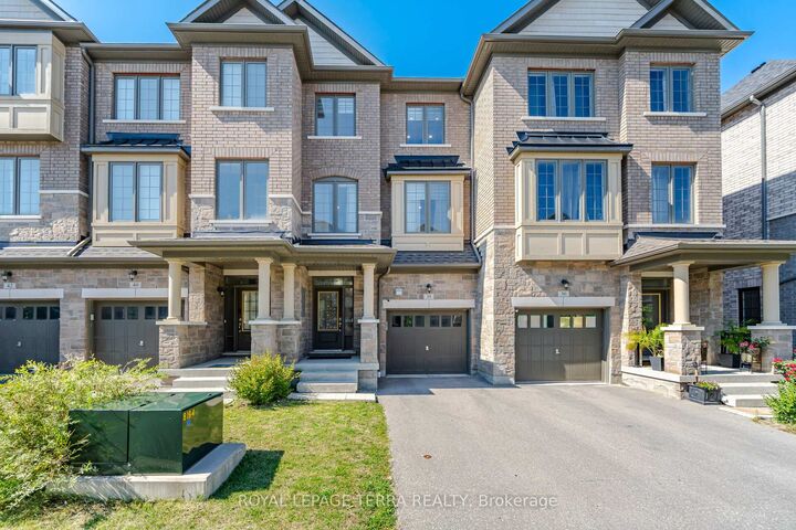 Property Photo: 38 Hallmark Way ON L1P 0K2