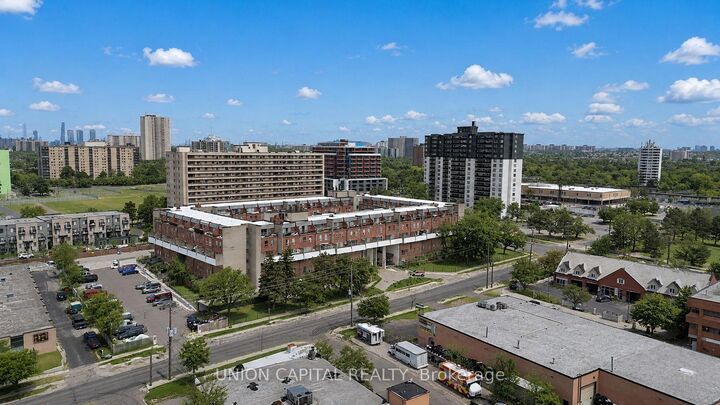 Property Photo:  10 Eddystone Avenue 126  ON M3N 2T2 