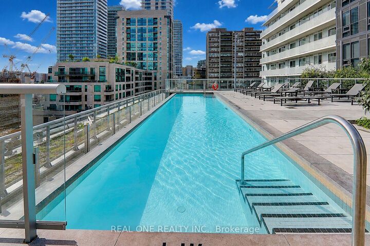Property Photo: 101 Erskine Avenue 0915 ON M4P 1Y5