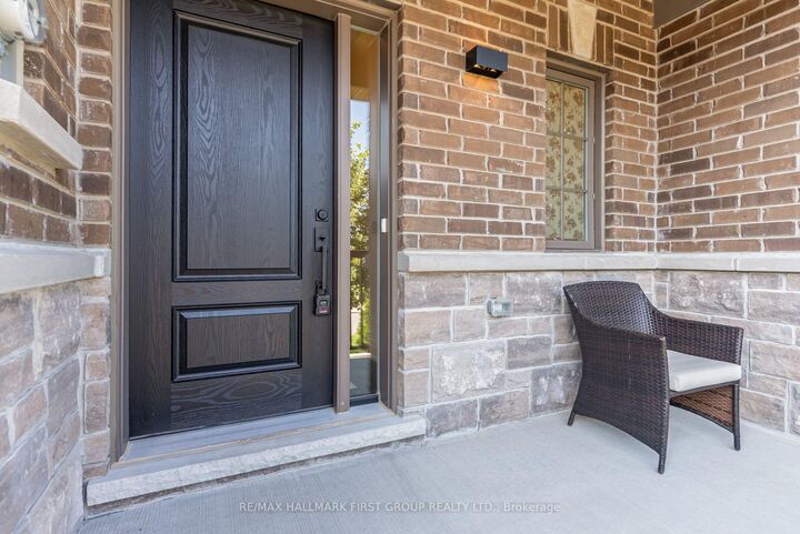 Property Photo: 5 Harry Thornton Lane ON L9P 0E9