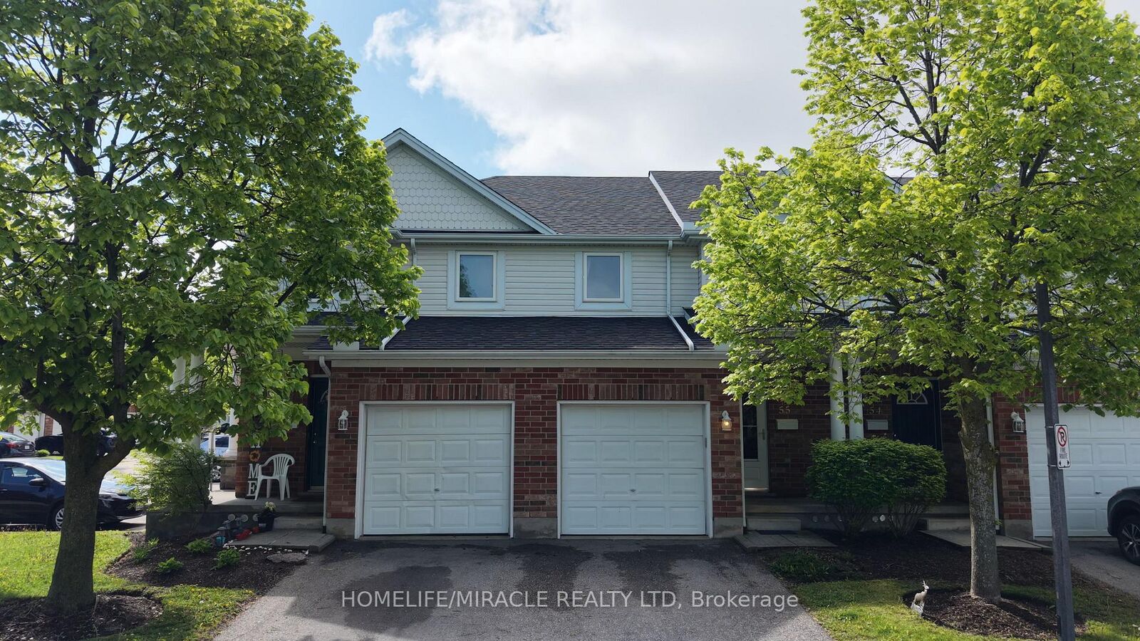 Property Photo: 151 Clairfields Drive E 55 ON N1L 1P5
