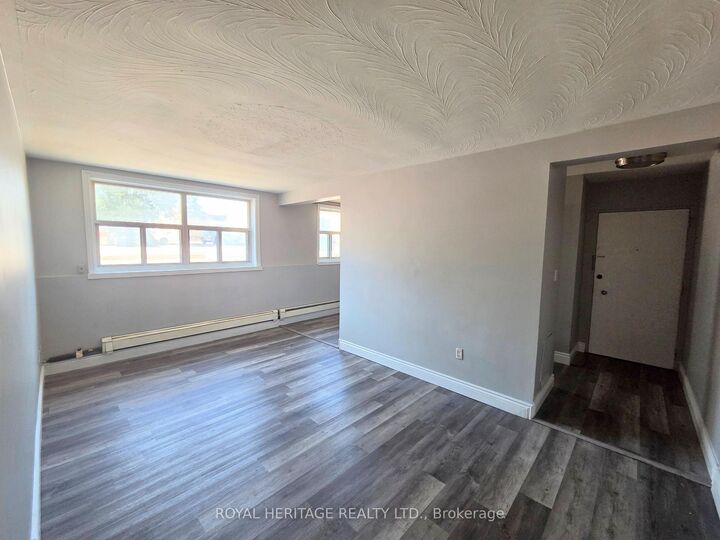 Property Photo:  300 Montrave Avenue 4  ON L1J 4S2 
