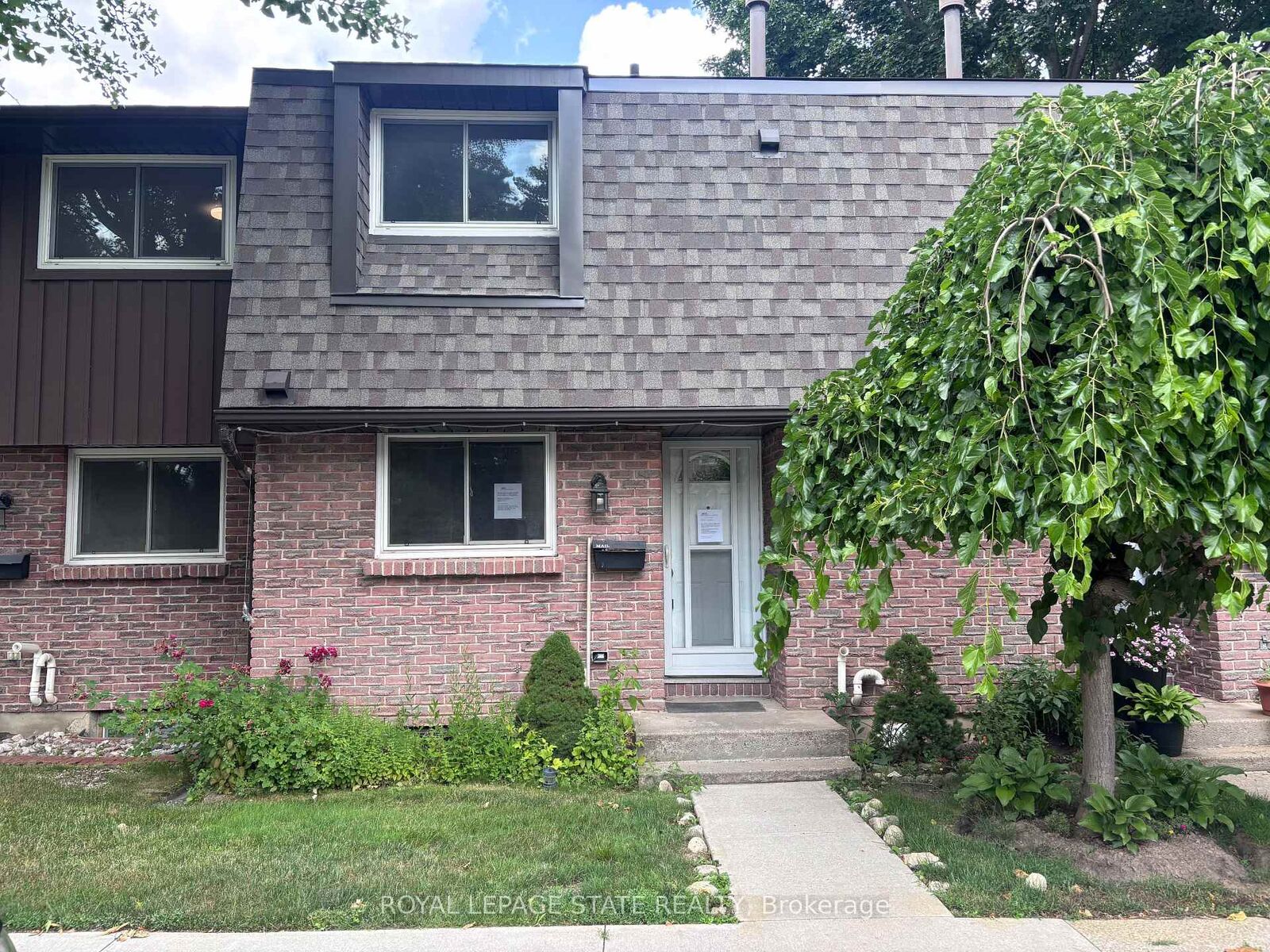 Property Photo:  151 Linwell Road 38  ON L2N 6P3 