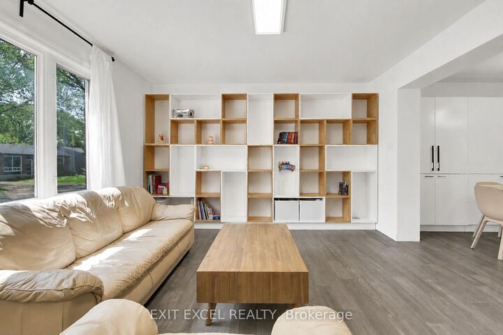 Property Photo:  25 Uxbridge Crescent  ON K2L 1P6 