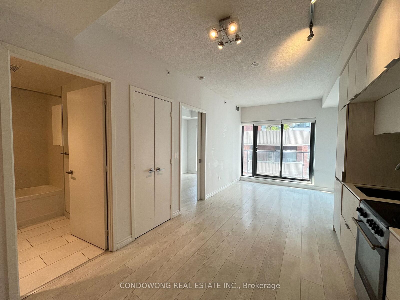 Property Photo:  159 Dundas Street E 1303  ON M5B 0A9 