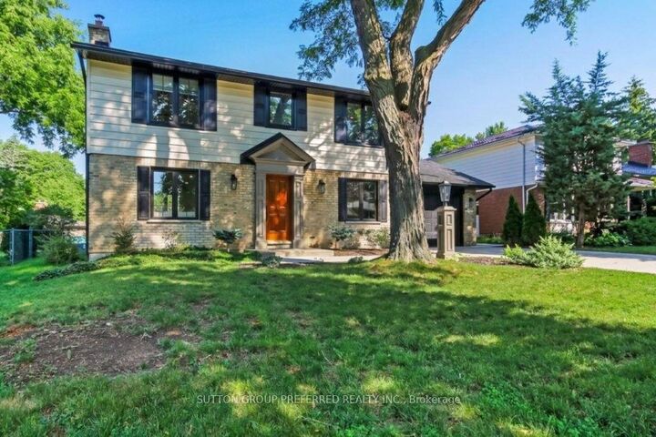 Photo de la propriété:  54 Lloyd Manor Crescent  ON N6H 3Z3 