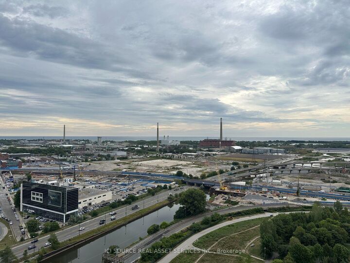 Property Photo:  170 Bayview Avenue 2407  ON M5A 0M4 