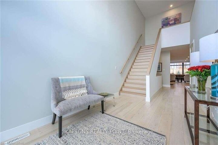 Photo de la propriété: 2368 Red Thorne Avenue ON N6P 0E8