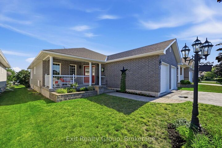Property Photo: 23 Mount Grove Crescent ON K0K 3L0
