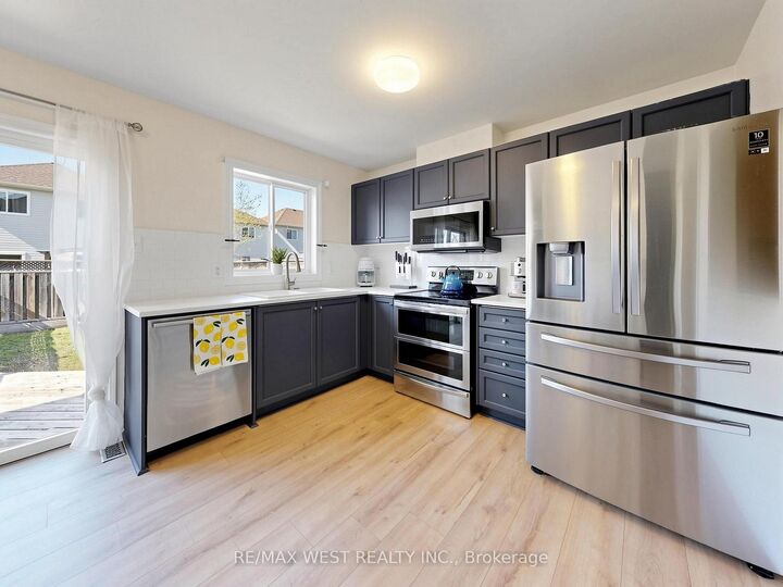Property Photo: 195 Banting Crescent ON L0M 1B6