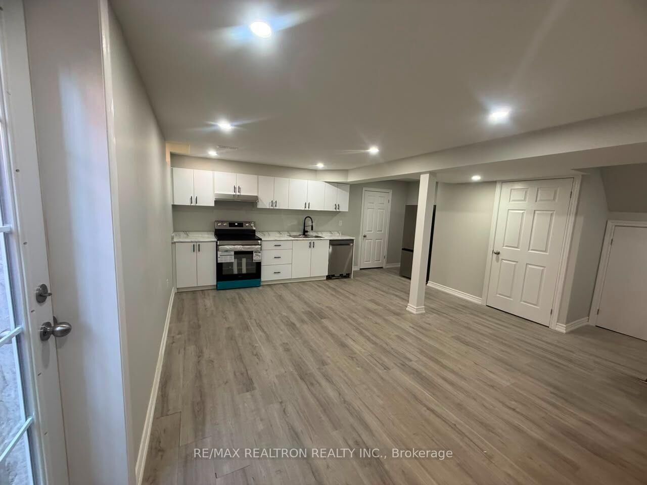 Property Photo:  95 Tulip Street  ON L4P 1C6 