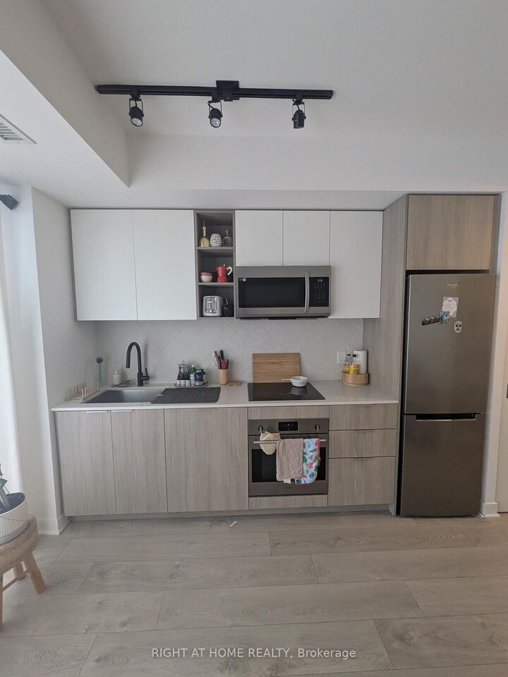 Property Photo:  36 Zorra Street 2210  ON M8Z 0G5 