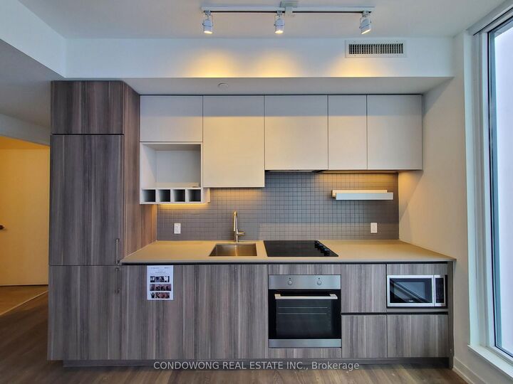 Property Photo:  5 Buttermill Avenue 2610  ON L4K 0J5 