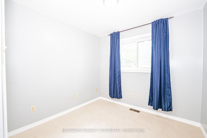 Property Photo:  1070 Pelham Avenue  ON L5E 1L2 