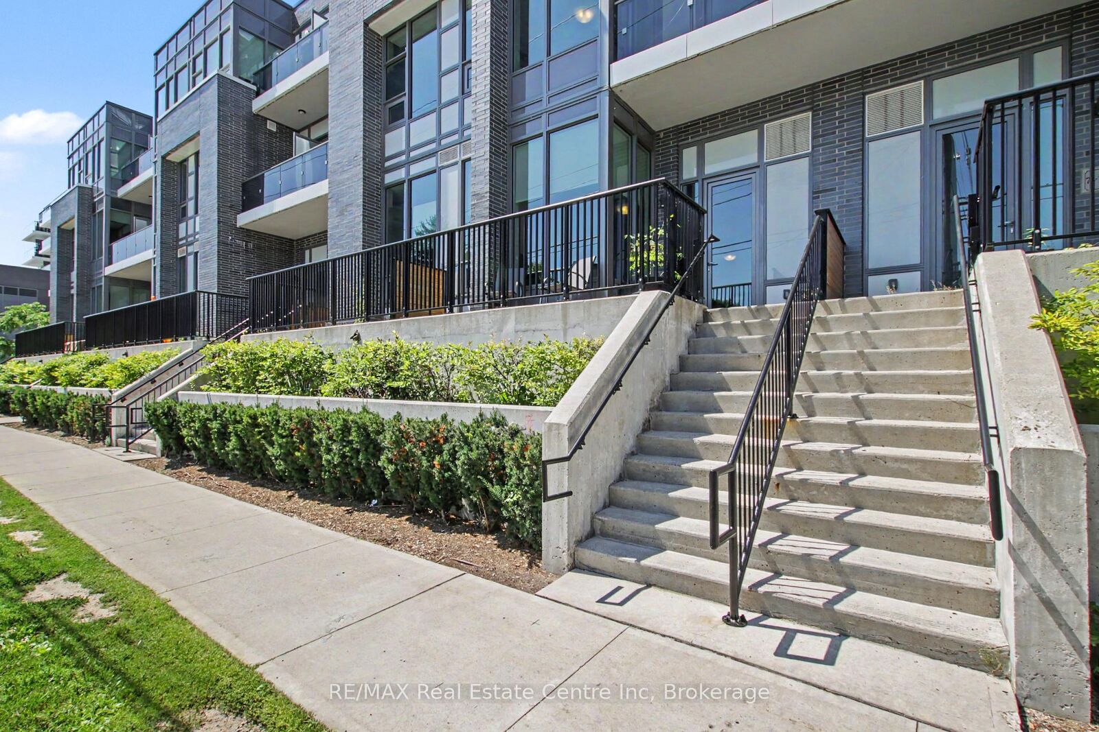 Property Photo:  73 Arthur Street S 102  ON N1E 0S6 