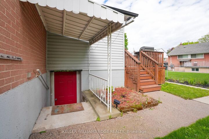 Property Photo:  13 Beaucourt Place Lower  ON L8S 2P8 