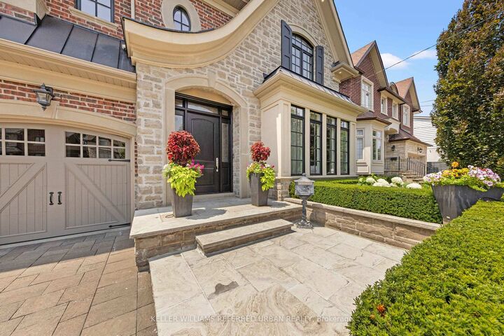 Property Photo:  4 Community Circle  ON M2R 1W5 