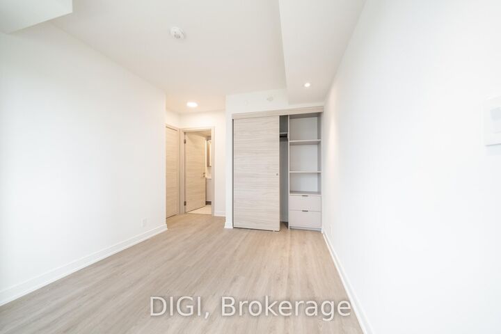 Property Photo:  485 Perth Avenue E613  ON M6N 0B9 