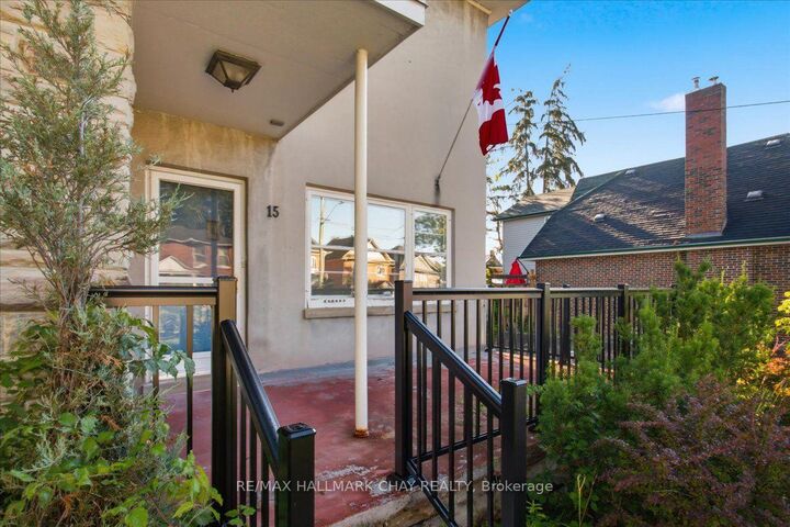 Property Photo: 15 Parkside Drive 3 ON L4N 1W7