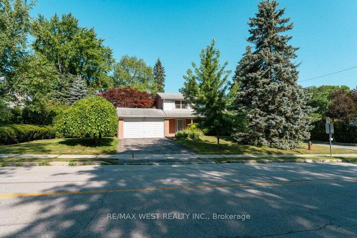 2 Robinter Drive — photo 1