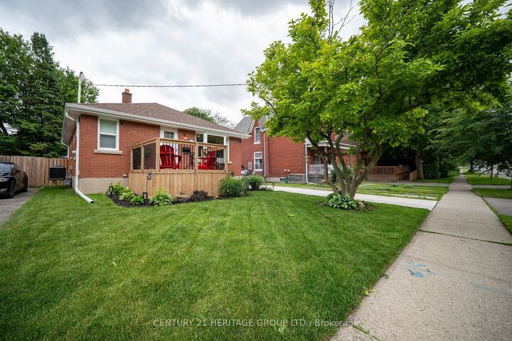 Property Photo:  115 Sheridan Street  ON N3S 4P5 