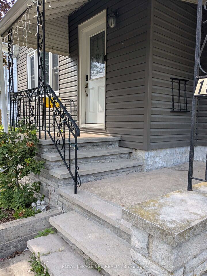 Property Photo:  187 Neff Street Upper  ON L3K 3T7 